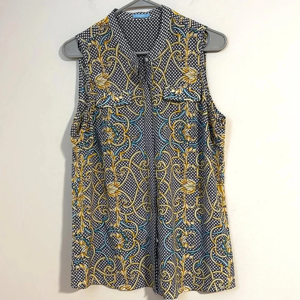 J. McLaughlin Derby print equestrian gold chain 100% silk button down blouse